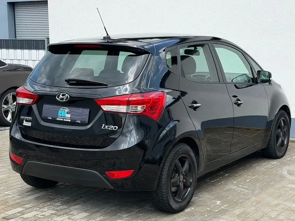 Gebraucht Hyundai ix20 Edition 125 PS (91 kW) 2014 Phantom black / mic Kleinwagen