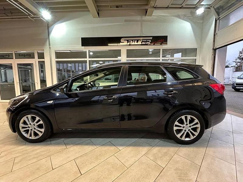 Gebraucht Kia Ceed Sportswagon 99 PS (72 kW) 2013 Schwarz Kombi