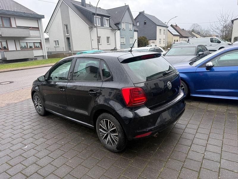 Gebraucht VW Polo Allstar 90 PS (66 kW) 2016 Schwarz Kleinwagen