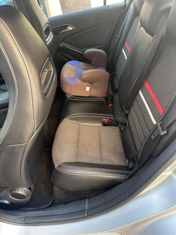 Gebraucht Mercedes A180 122 PS (89 kW) 2013 Silber Limousine