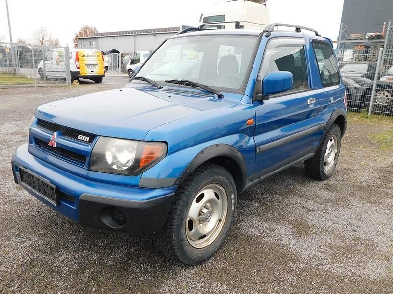 Blau Gebraucht 2001 Mitsubishi Pajero Comfort Edition SUV | 1.850 € (Fairer Preis) - Bild 1/4