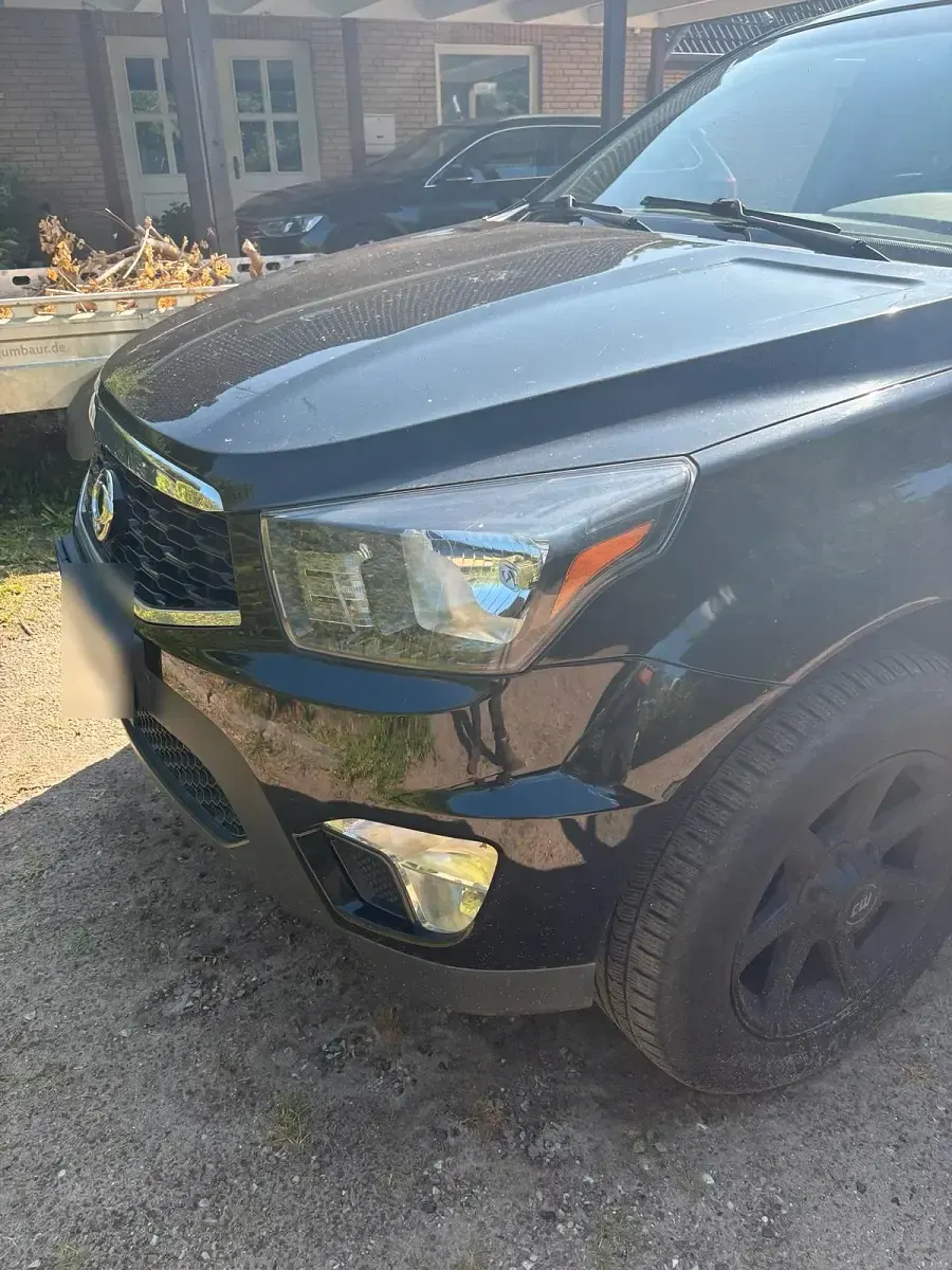 Gebraucht SsangYong Actyon 178 PS (130 kW) 2018 Schwarz Limousine