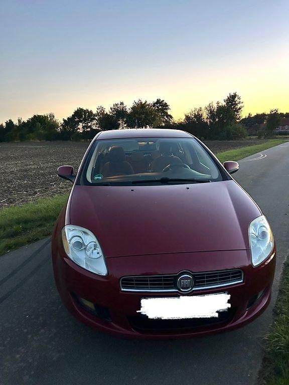 Rot Gebraucht 2010 Fiat Bravo Dynamic Kleinwagen | 3.500 € (Fairer Preis) - Bild 1/4