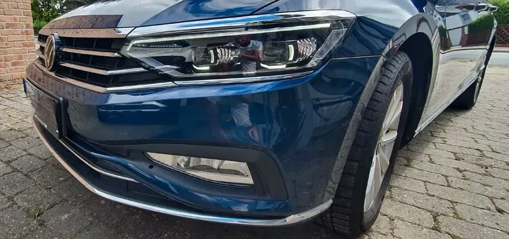 Gebraucht VW Passat Elegance 150 PS (110 kW) 2023 Blau Kombi