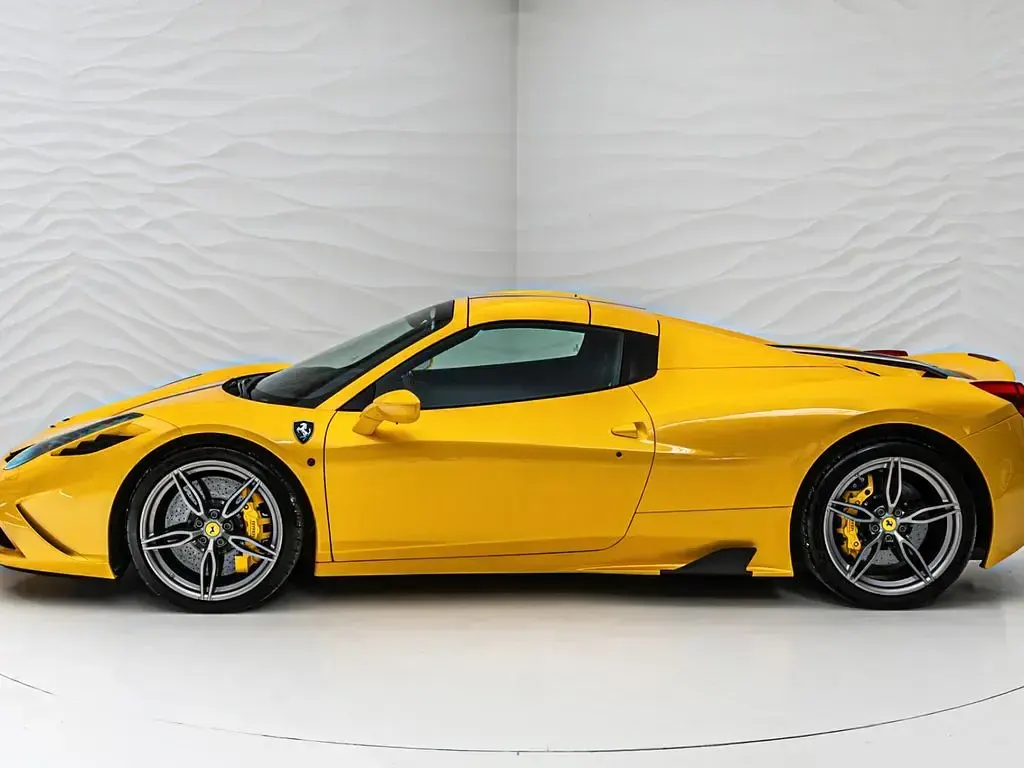 Gebraucht Ferrari 458 605 PS (444 kW) 2015 Gelb Cabrio