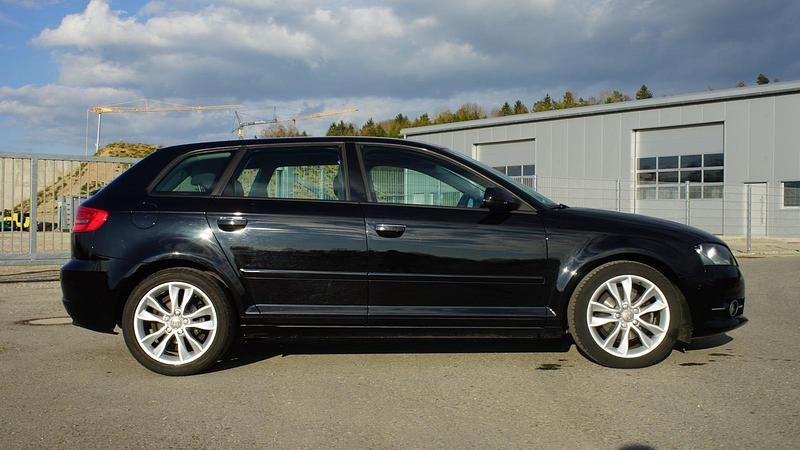 Gebraucht Audi A3 125 PS (91 kW) 2010 Schwarz Kleinwagen