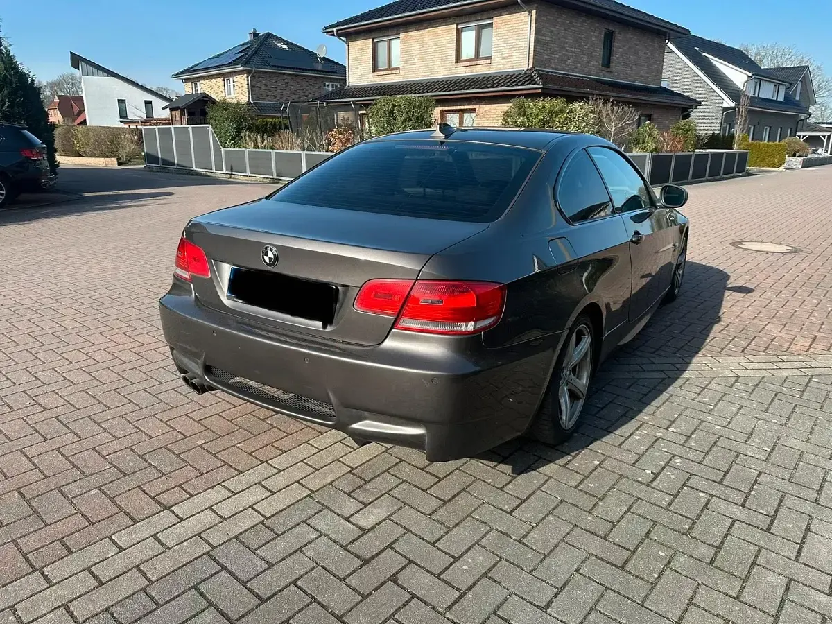 Gebraucht BMW 330 245 PS (180 kW) 2009 Coupé