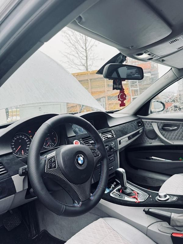 Gebraucht BMW 330 231 PS (169 kW) 2006 Blau Limousine