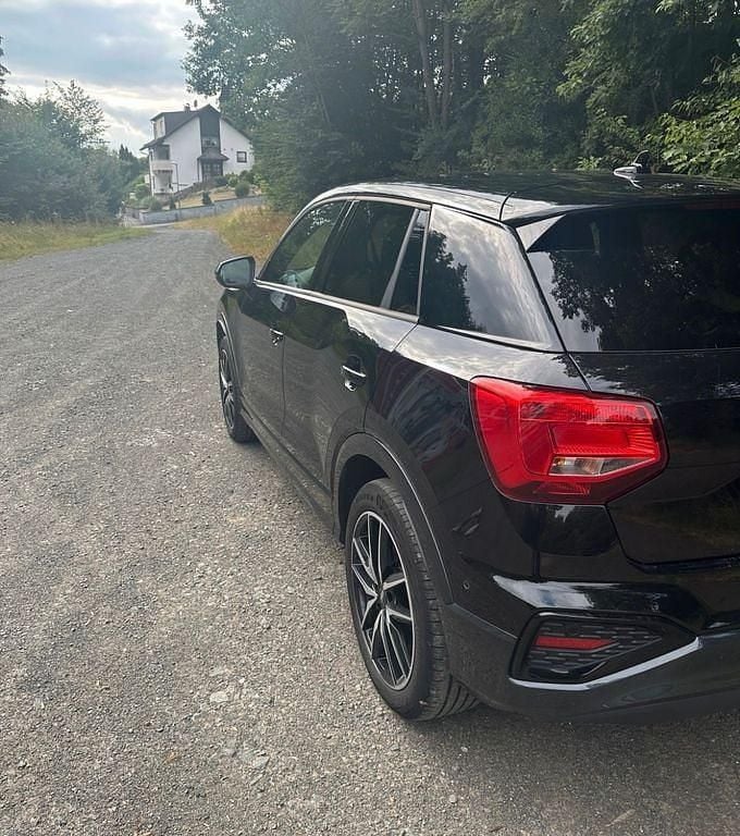 Gebraucht Audi Q2 Advanced 150 PS (110 kW) 2022 Schwarz SUV