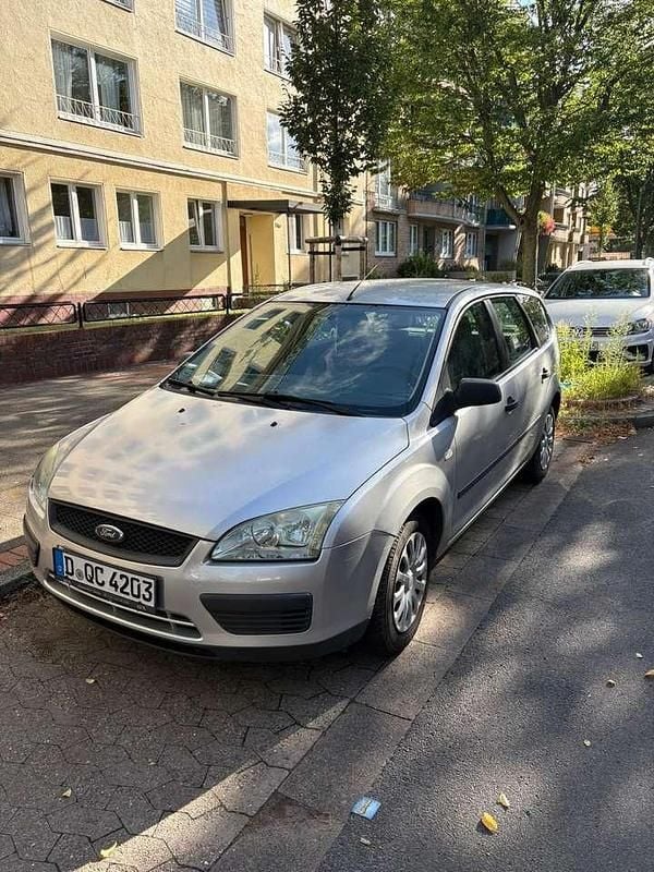 Silber Gebraucht 2006 Ford Focus Viva X Limousine | 1.800 € - Bild 1/4
