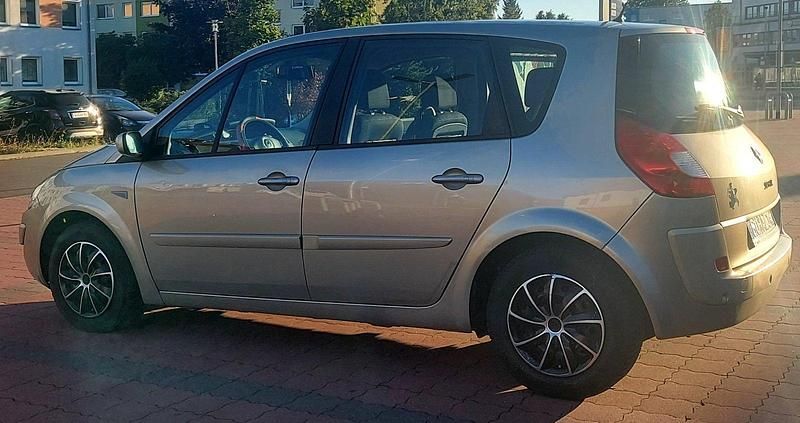 Braun Gebraucht 2007 Renault Mégane II Limousine | 3.900 € - Bild 1/4
