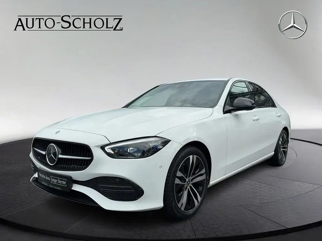 Gebraucht Mercedes C220 Avantgarde 200 PS (147 kW) 2024 Weiß Limousine