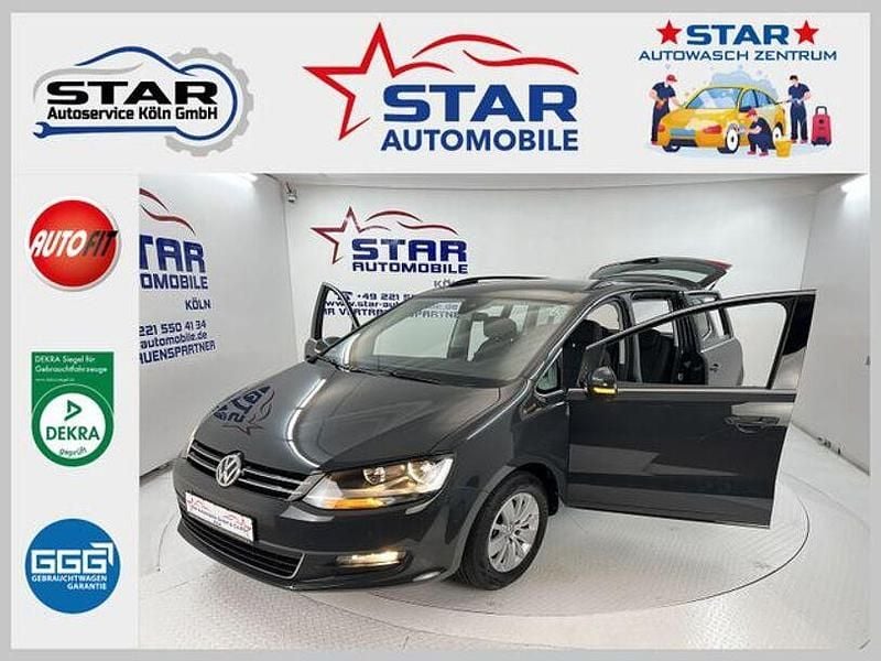 Grau Gebraucht 2020 VW Sharan Comfortline Van / Kleinbus | 22.390 € (Guter Preis) - Bild 1/4