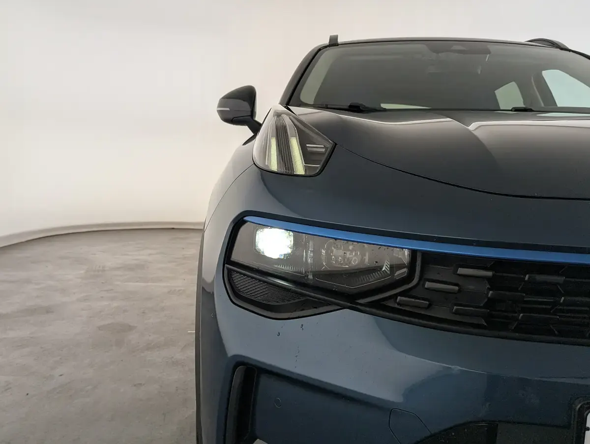 Second-hand Lynk & Co 01 197 CP (144 kW) 2022 Albastru SUV