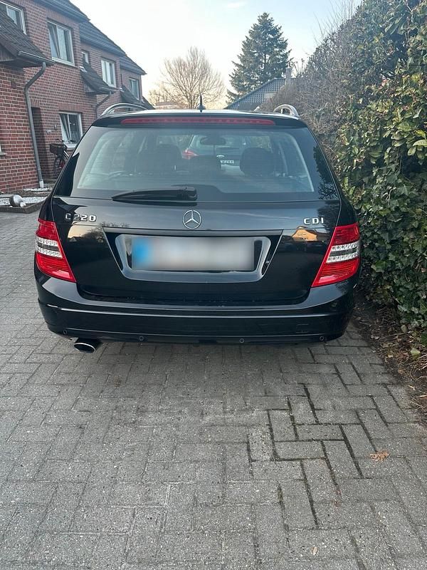 Gebraucht Mercedes C220 170 PS (125 kW) 2010 Schwarz Limousine