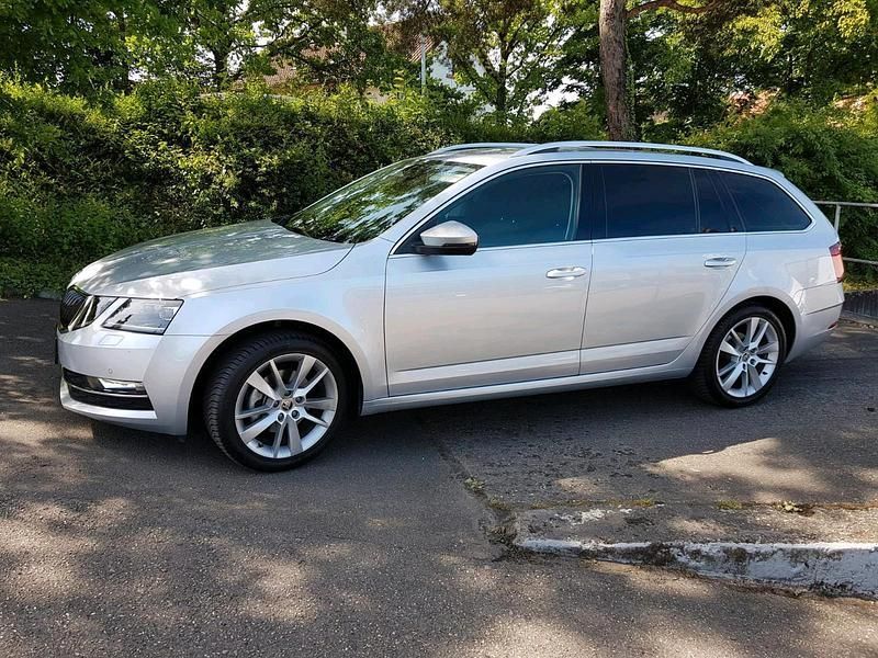 Silber Gebraucht 2020 Skoda Octavia Kombi | 19.500 € (Guter Preis) - Bild 1/4