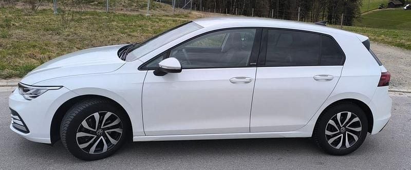 Gebraucht VW Golf VIII Active 150 PS (110 kW) 2022 Weiß Limousine