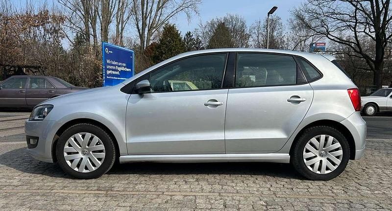 Gebraucht VW Polo Trendline 95 PS (69 kW) 2015 Reflexsilber metallic Kleinwagen