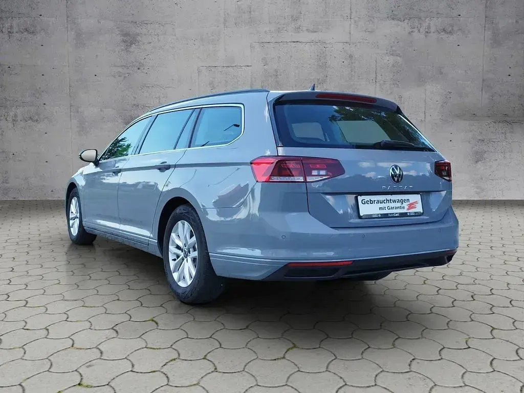 Gebraucht VW Passat Business 150 PS (110 kW) 2023 Mondsteingrau Kombi