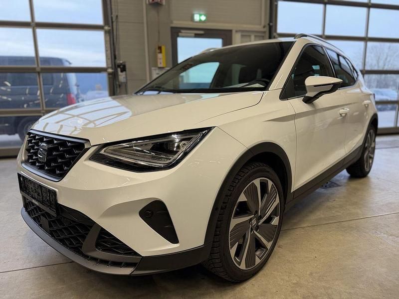 Weiß Gebraucht 2025 Seat Arona FR SUV | 22.500 € (Fairer Preis) - Bild 1/4