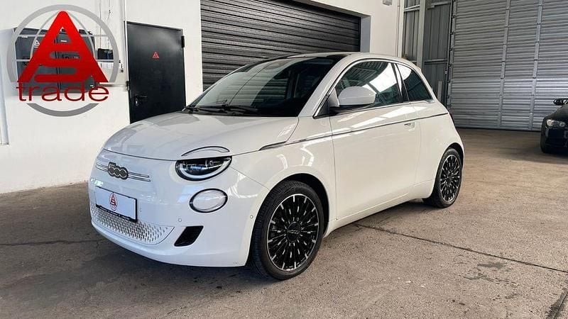 Weiß Gebraucht 2024 Fiat 500e La Prima Limousine | 20.800 € (Superpreis) - Bild 1/4