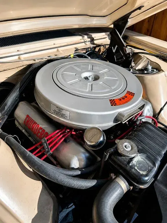 Gebraucht Ford V8 300 PS (220 kW) 1961 Beige Coupé