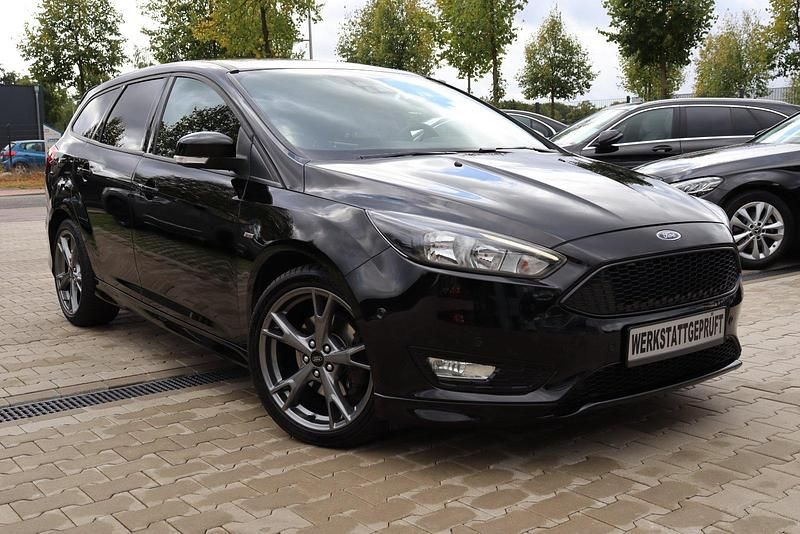 Schwarz Gebraucht 2018 Ford Focus ST-Line Kombi | 12.999 € (Etwas zu teuer) - Bild 1/4