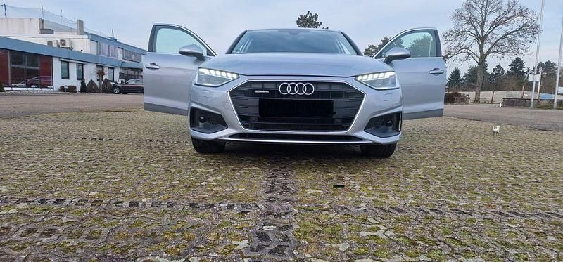Gebraucht Audi A4 Ambiente 204 PS (150 kW) 2023 Silber Limousine
