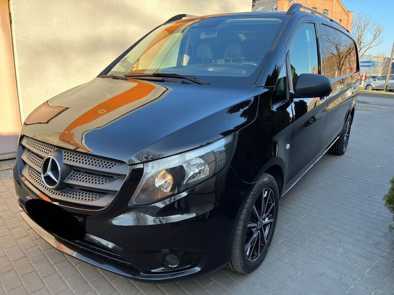 Schwarz Gebraucht 2020 Mercedes Vito Van / Kleinbus | 22.000 € (Etwas zu teuer) - Bild 1/4