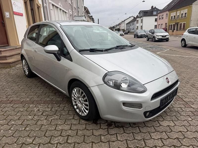 Gebraucht Fiat Punto Easy 69 PS (50 kW) 2013 Grau Kleinwagen