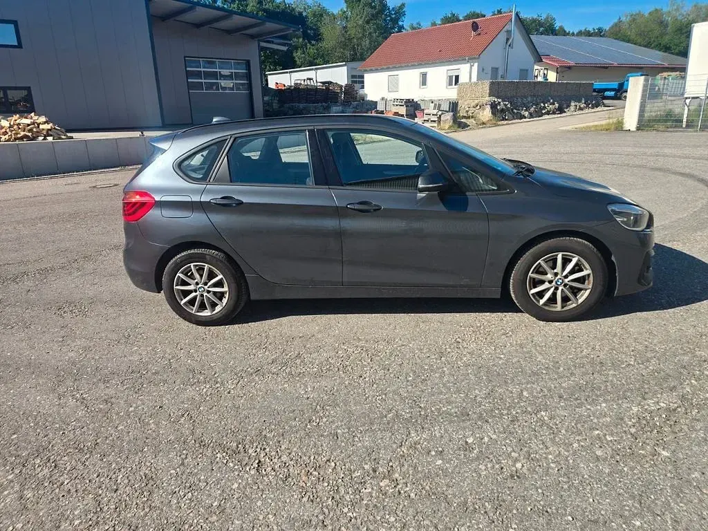 Gebraucht BMW 218 Active Tourer Advantage 140 PS (102 kW) 2018 Grau Van / Kleinbus