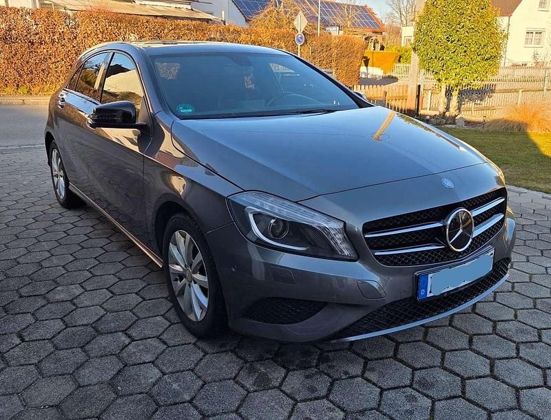 Gebraucht Mercedes A200 156 PS (114 kW) 2013 Grau Kleinwagen