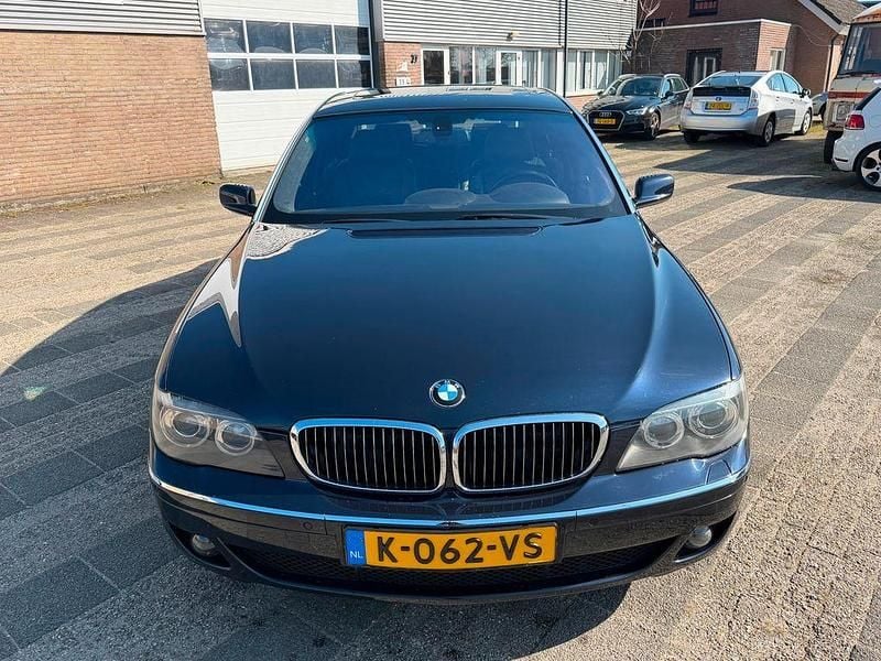 Gebraucht BMW 760L 445 PS (327 kW) 2006 Blau Limousine