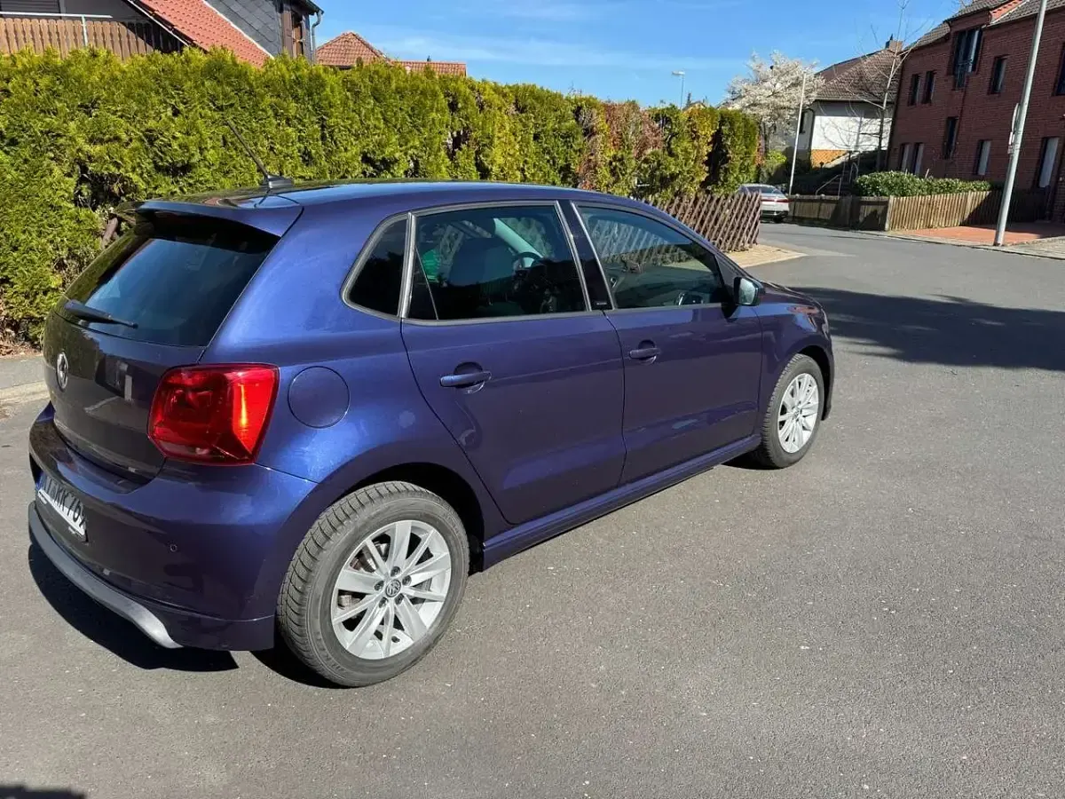 Używany VW Polo Highline 110 KM (80 kW) 2016 Niebieski Hatchback