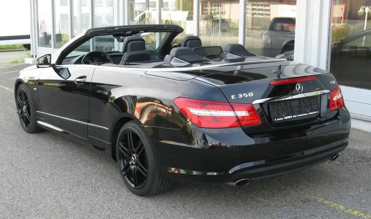 Gebraucht Mercedes E350 Sport 292 PS (214 kW) 2010 Obsidianschwarz  metalliclack Cabrio