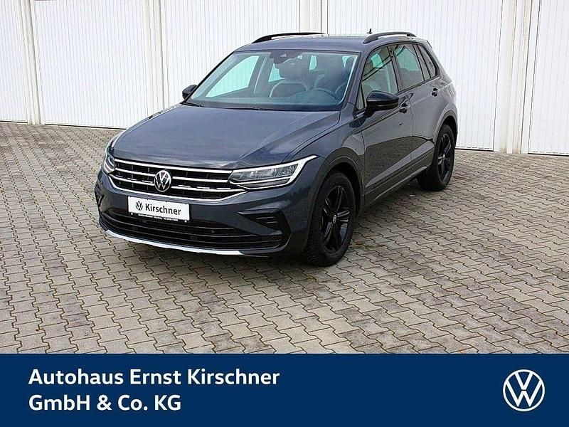 Grau Gebraucht 2022 VW Tiguan Sport SUV | 35.900 € (Etwas zu teuer) - Bild 1/4