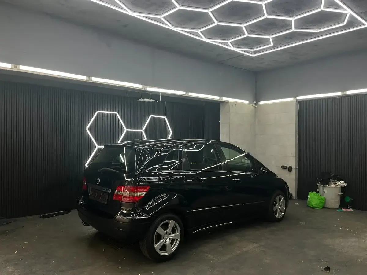 Gebraucht Mercedes B180 109 PS (80 kW) 2008 Schwarz Van / Kleinbus
