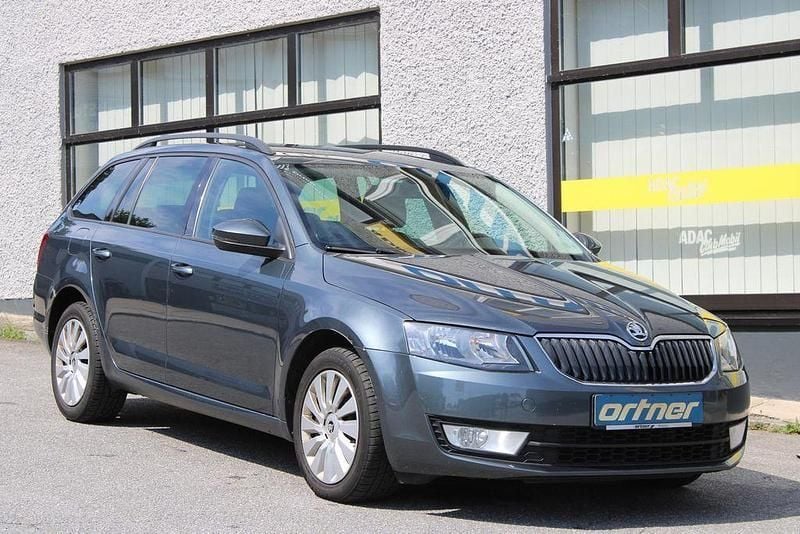 Grau Gebraucht 2015 Skoda Octavia Ambition Limousine | 6.900 € (Superpreis) - Bild 1/4