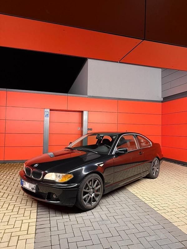 Schwarz Gebraucht 2003 BMW 330 Coupé | 6.190 € (Superpreis) - Bild 1/4