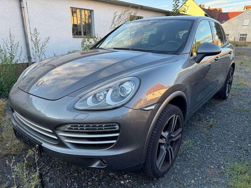 Grau Gebraucht 2014 Porsche Cayenne Platinum Edition SUV | 13.300 € (Fairer Preis) - Bild 1/4