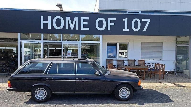 Gebraucht Mercedes E230 136 PS (100 kW) 1985 Dunkel blau (904) uni Kombi