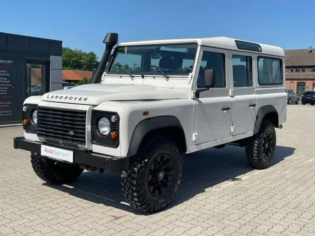 Gebraucht Land Rover Defender 122 PS (89 kW) 2010 Weiß Kombi