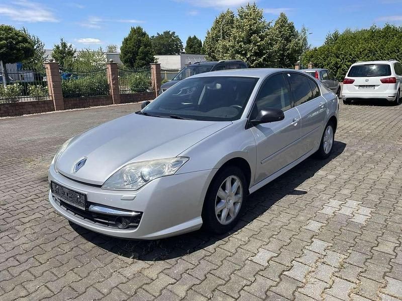 Gebraucht Renault Laguna III Dynamique 140 PS (102 kW) 2008 Stratus silber metallic Limousine