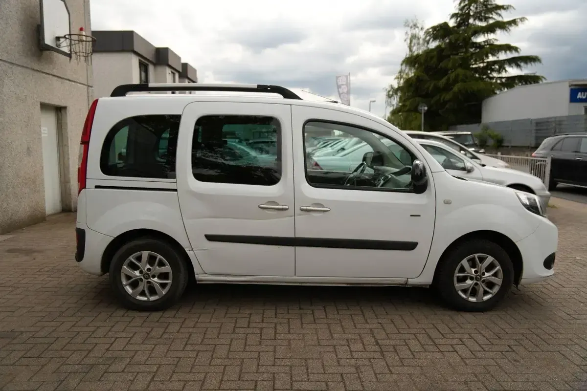 Gebraucht Renault Kangoo LIMITED 114 PS (83 kW) 2018 Weiß Van / Kleinbus