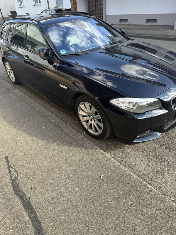 Schwarz Gebraucht 2012 BMW 535 M Sport Kombi | 18.500 € - Bild 1/4