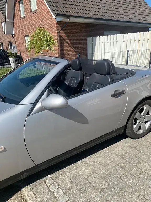 Second-hand Mercedes SLK200 136 CP (100 kW) 1997 Argintiu Cabrio
