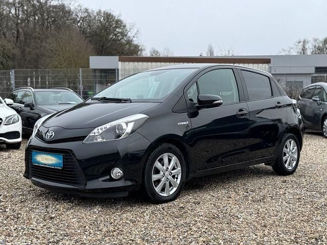 Gebraucht Toyota Yaris Hybrid Edition 75 PS (55 kW) 2014 Schwarz Kleinwagen