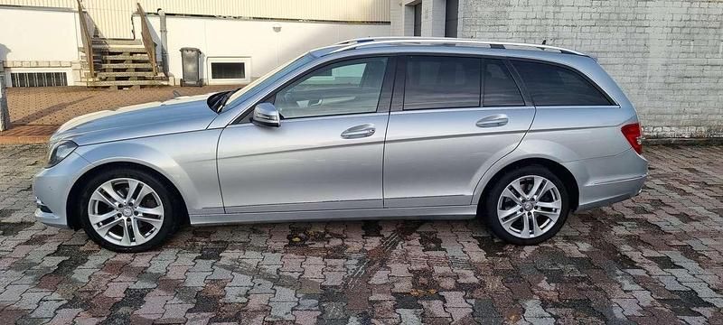 Gebraucht Mercedes C250 204 PS (150 kW) 2012 Iridiumsilber  metalliclack Kombi
