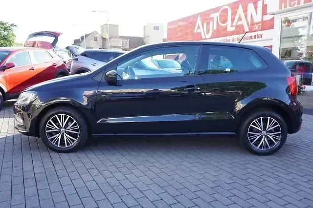 Gebraucht VW Polo Allstar 90 PS (66 kW) 2016 Deep black perleffekt Kleinwagen