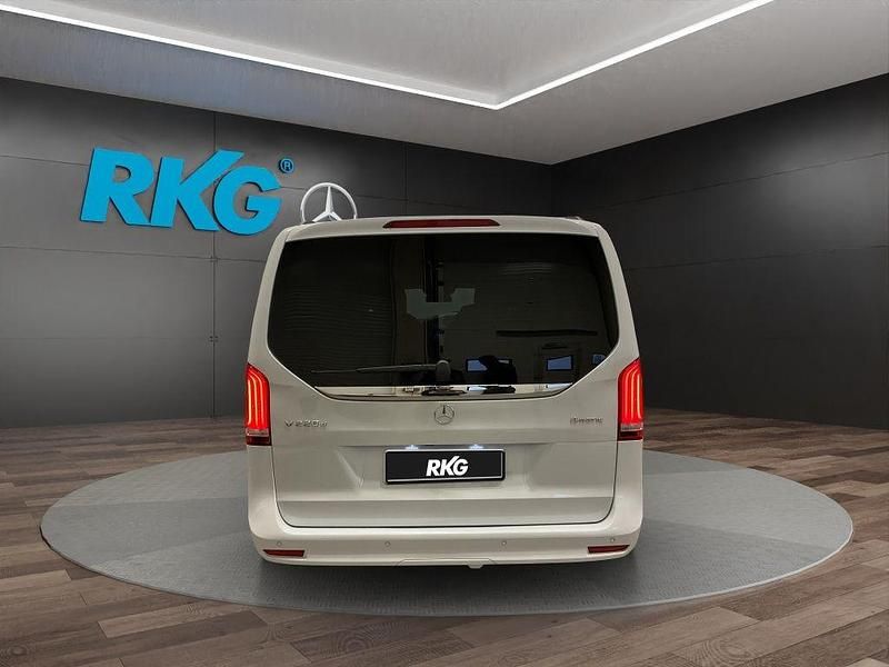 Gebraucht Mercedes V220 Edition 163 PS (119 kW) 2024 Weiß Van / Kleinbus